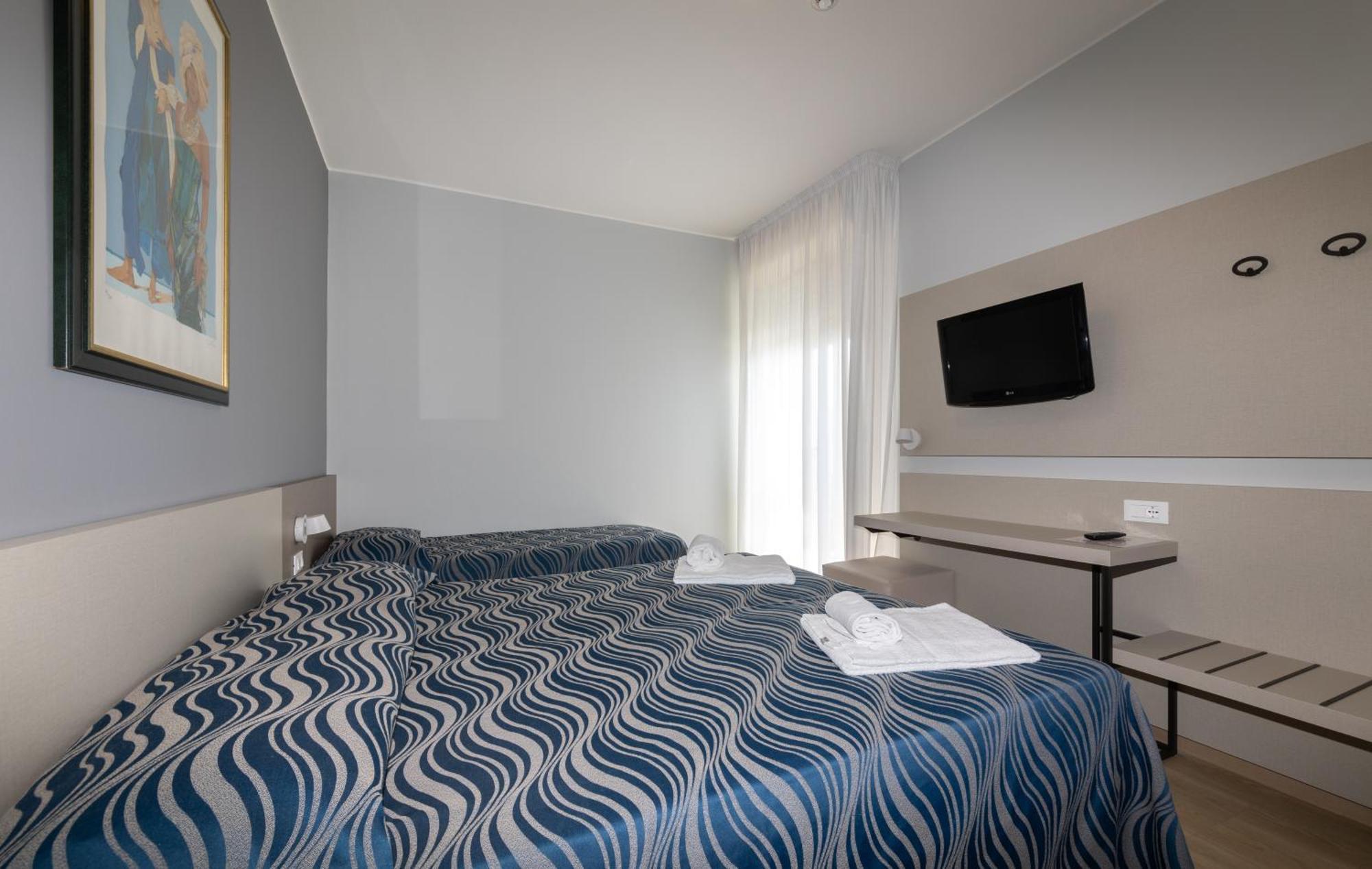 Hotel Nember Лидо-ди-Езоло Экстерьер фото